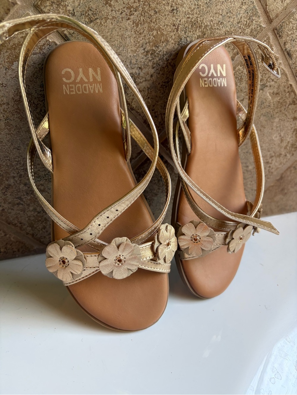 Gold Floral Strappy Sandals girls size 2